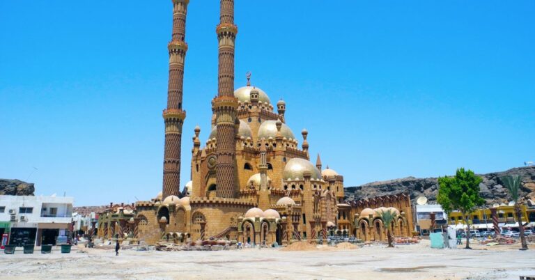 Why Visit Al Mustafa Mosque